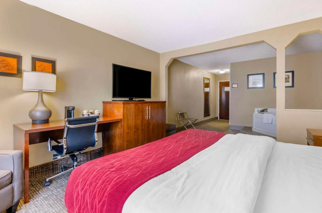 Comfort Inn & Suites Christiansburg I-81 Bagian luar foto