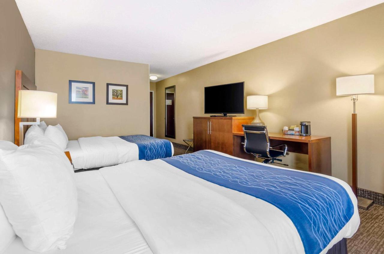 Comfort Inn & Suites Christiansburg I-81 Bagian luar foto