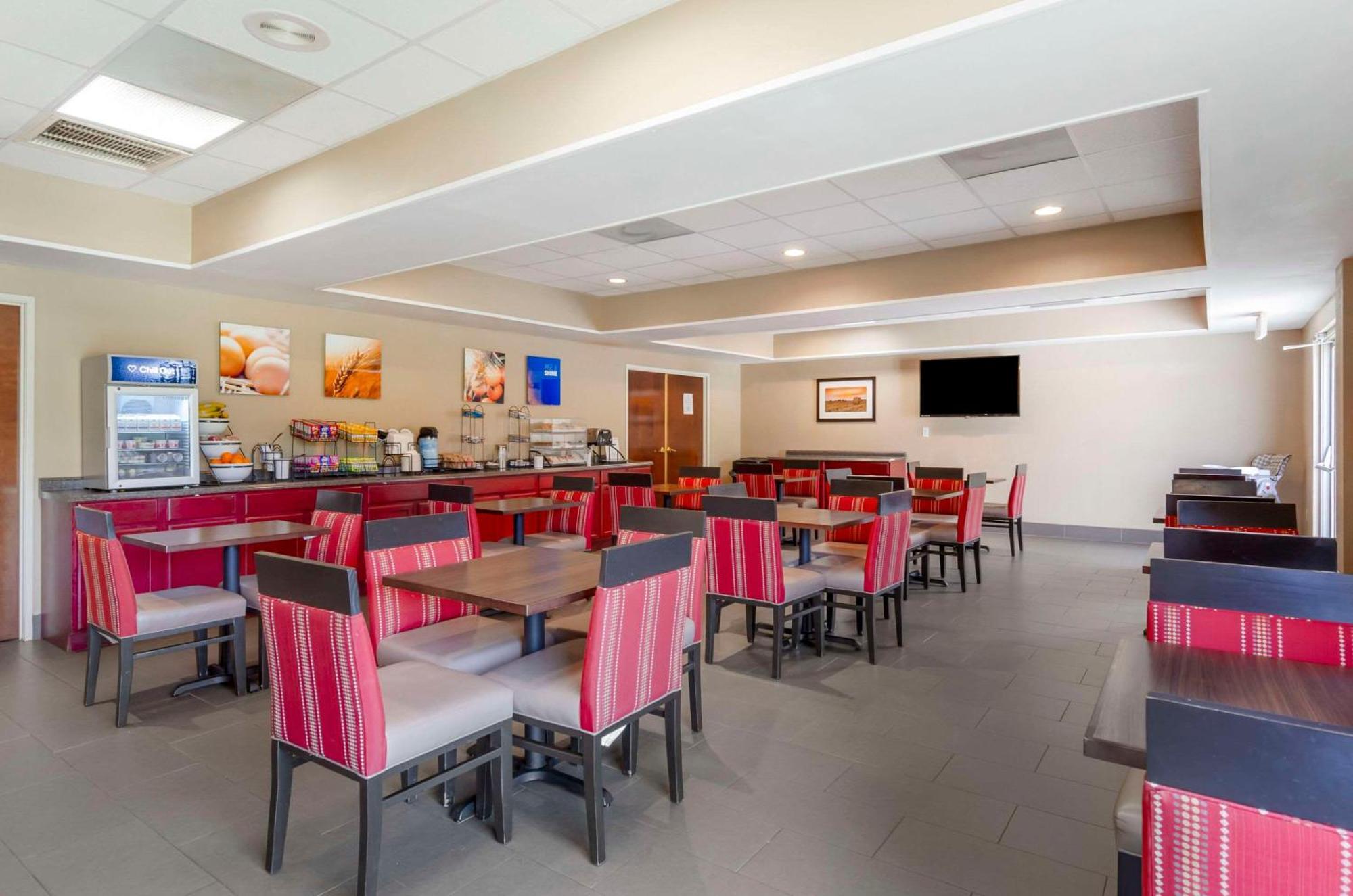 Comfort Inn & Suites Christiansburg I-81 Bagian luar foto