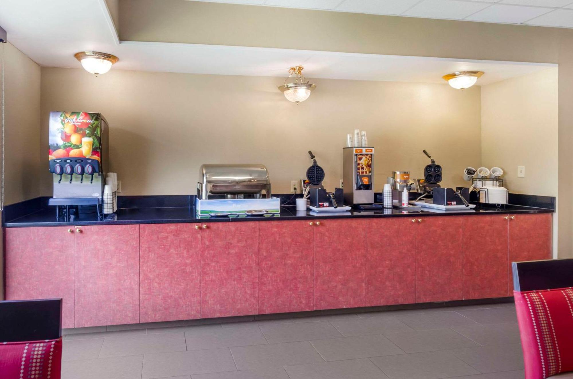 Comfort Inn & Suites Christiansburg I-81 Bagian luar foto