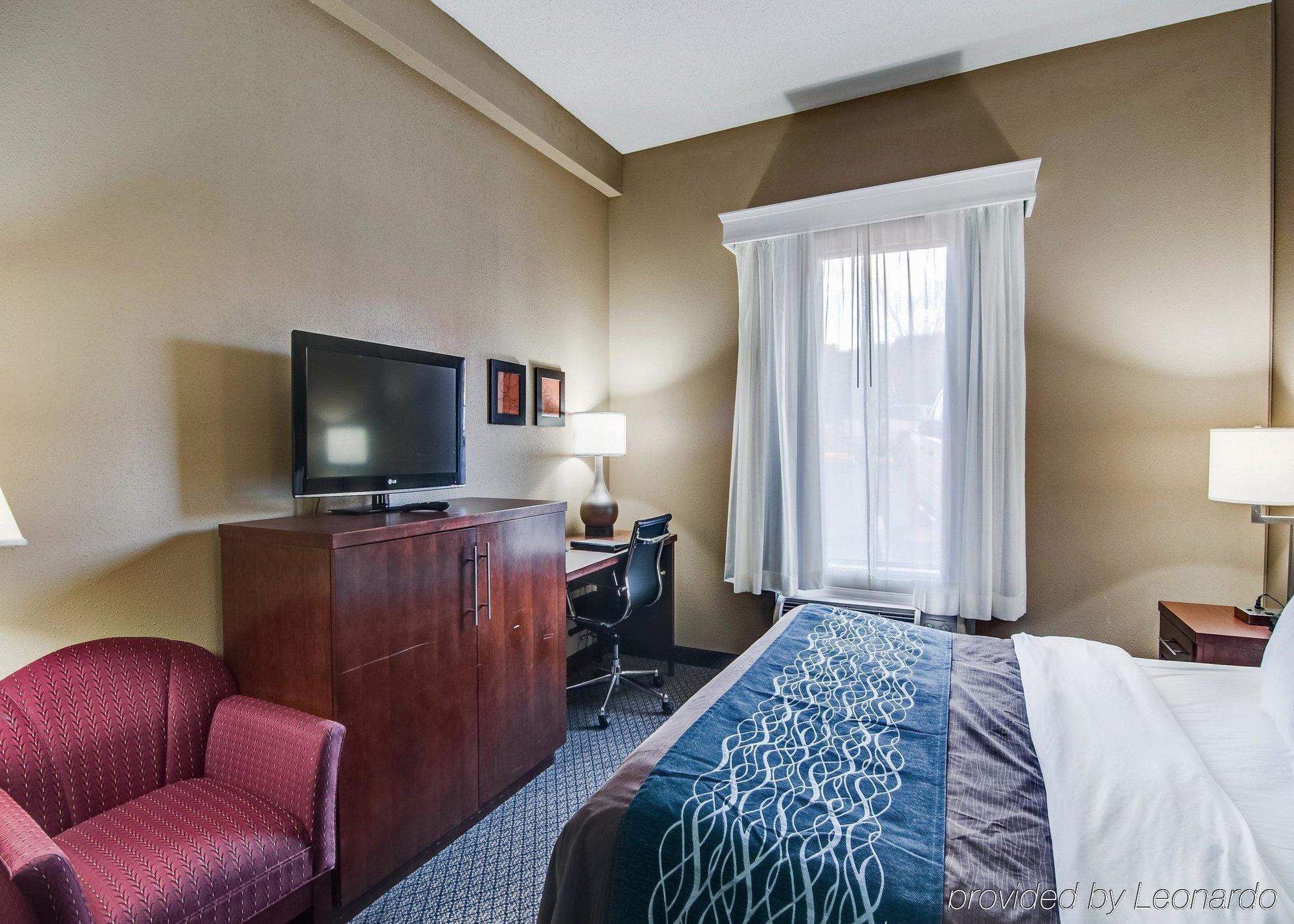 Comfort Inn & Suites Christiansburg I-81 Bagian luar foto