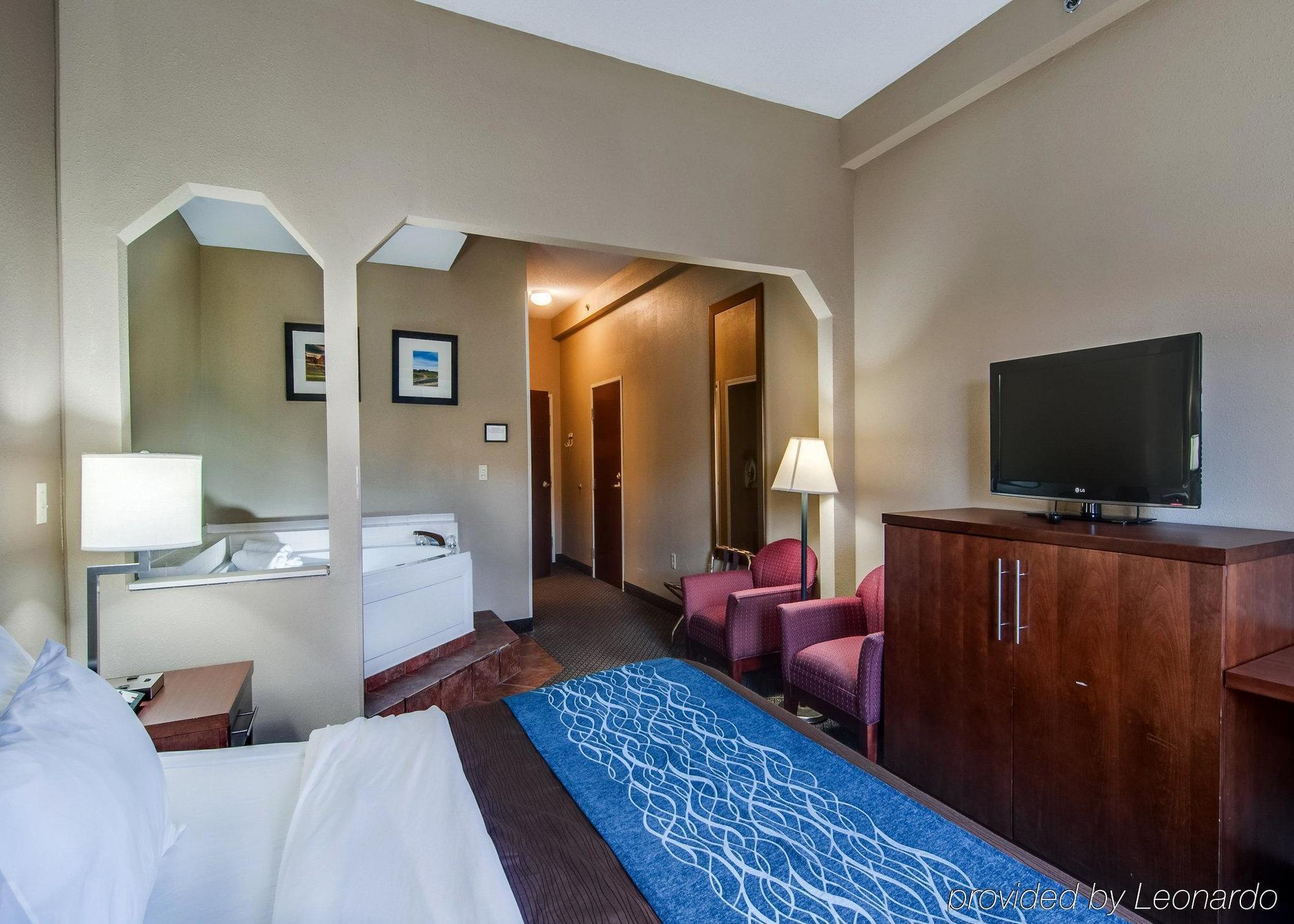 Comfort Inn & Suites Christiansburg I-81 Bagian luar foto