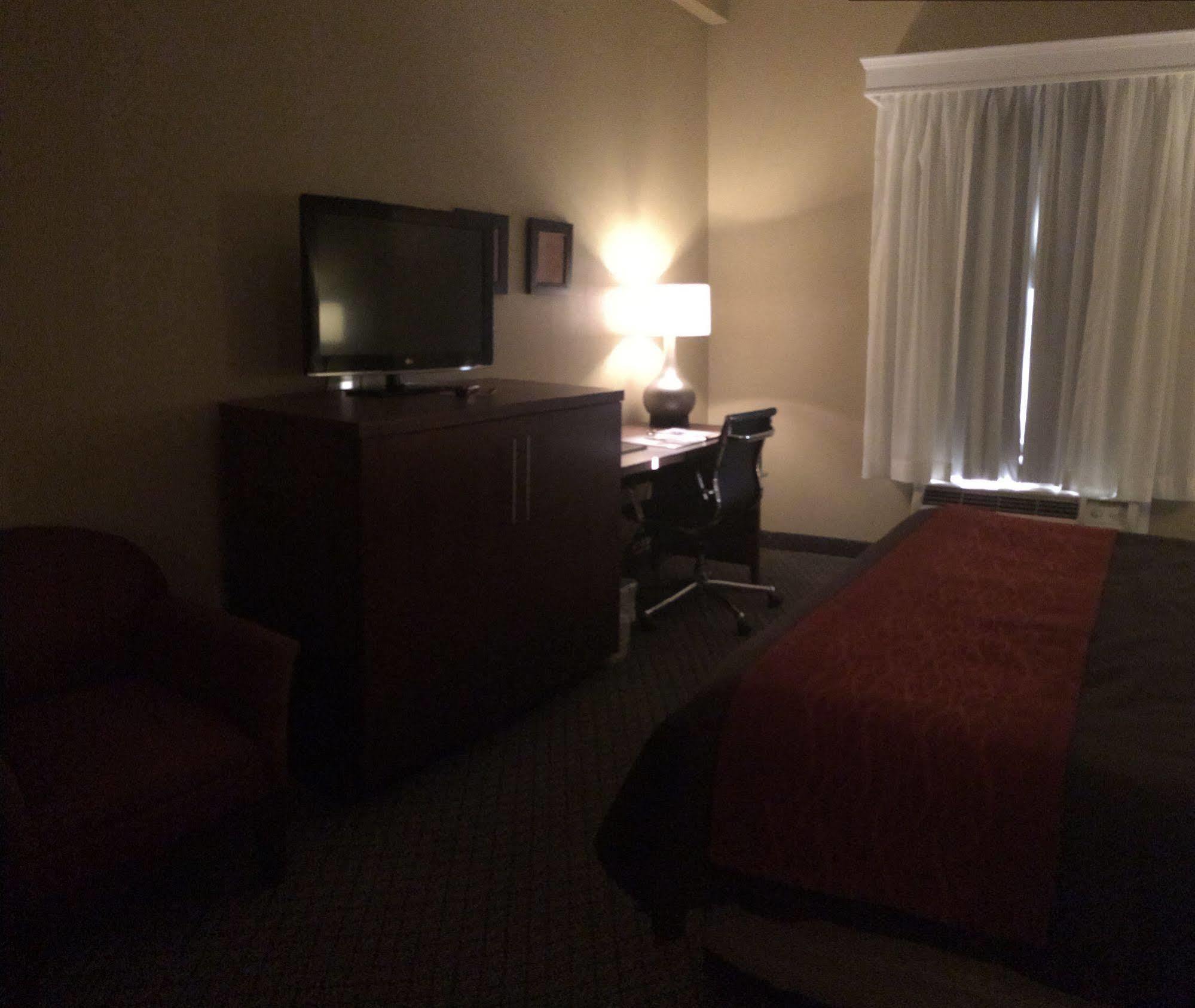 Comfort Inn & Suites Christiansburg I-81 Bagian luar foto