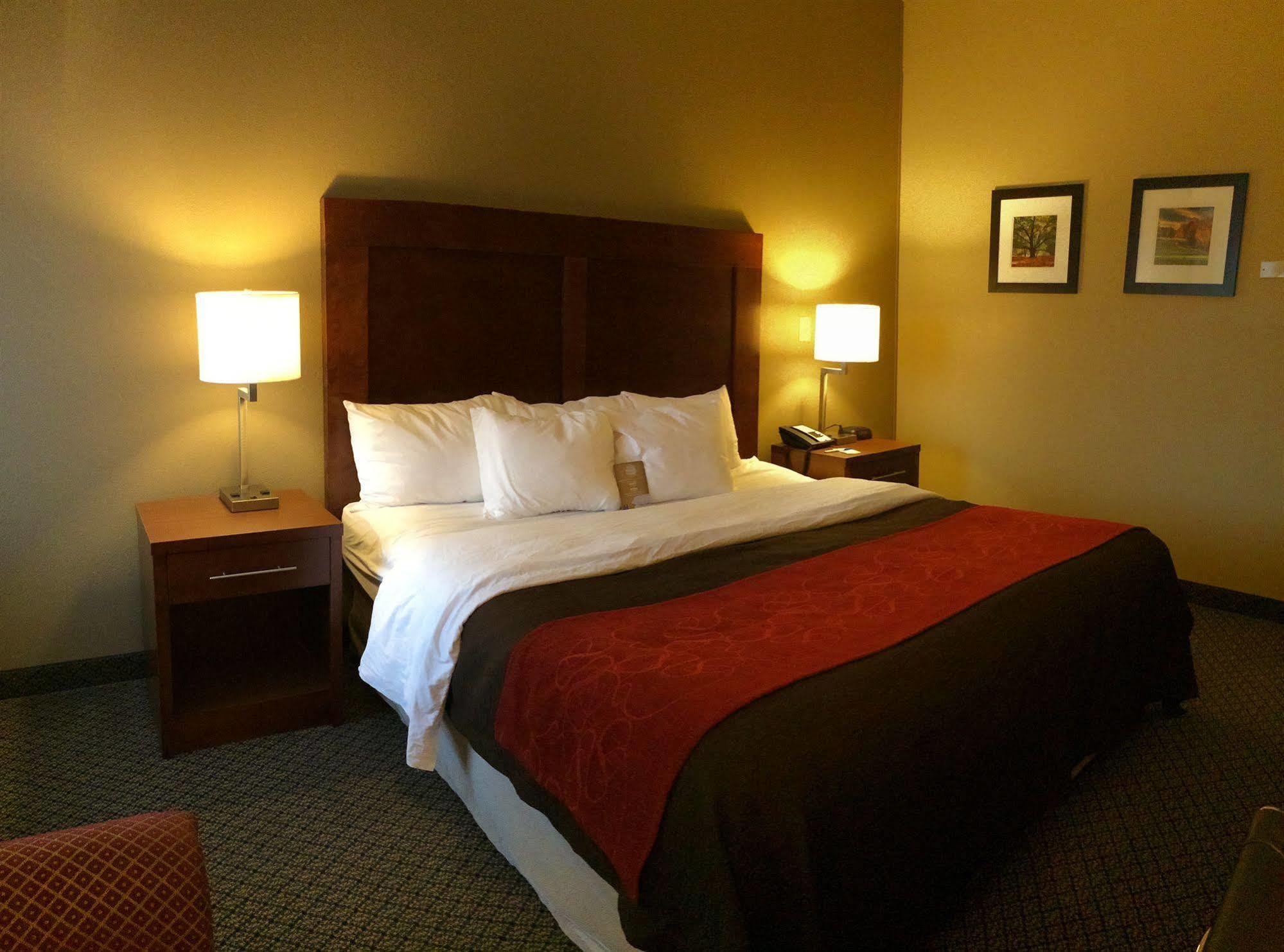Comfort Inn & Suites Christiansburg I-81 Bagian luar foto